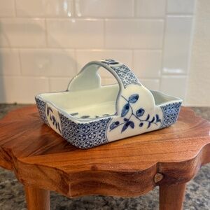 Small Blue & White Porcelain Handled Basket Dish – Vintage Japanese Pottery